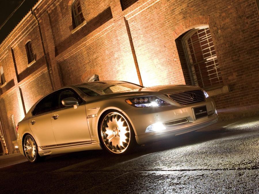  Lexus LS600h by Wald 2007 года  (фото 1 из 7)